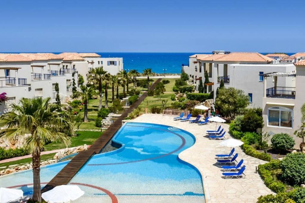 Odyssey Beach Front Apartment 干尼亞 外观 照片