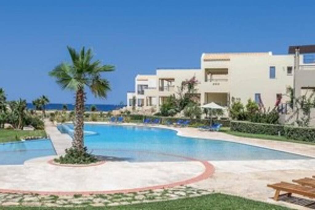 Odyssey Beach Front Apartment 干尼亞 外观 照片
