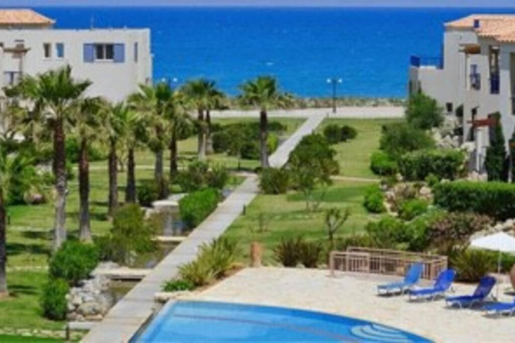 Odyssey Beach Front Apartment 干尼亞 外观 照片